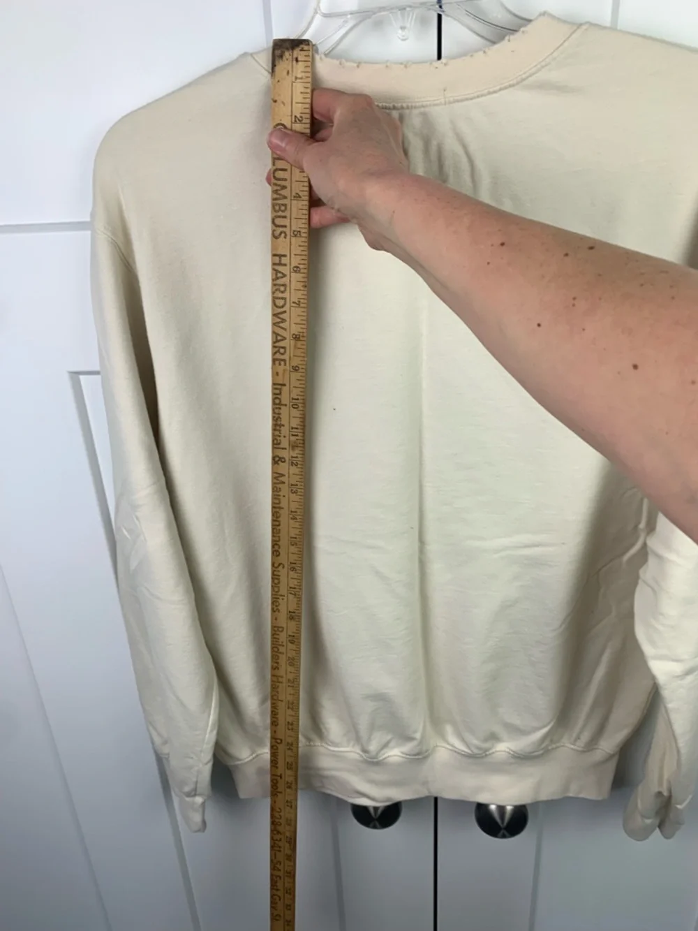 Magnolia Johanna Gaines Womens MEDIUM Crew Neck SILOS Sweatshirt IVORY - Picture 5 of 6